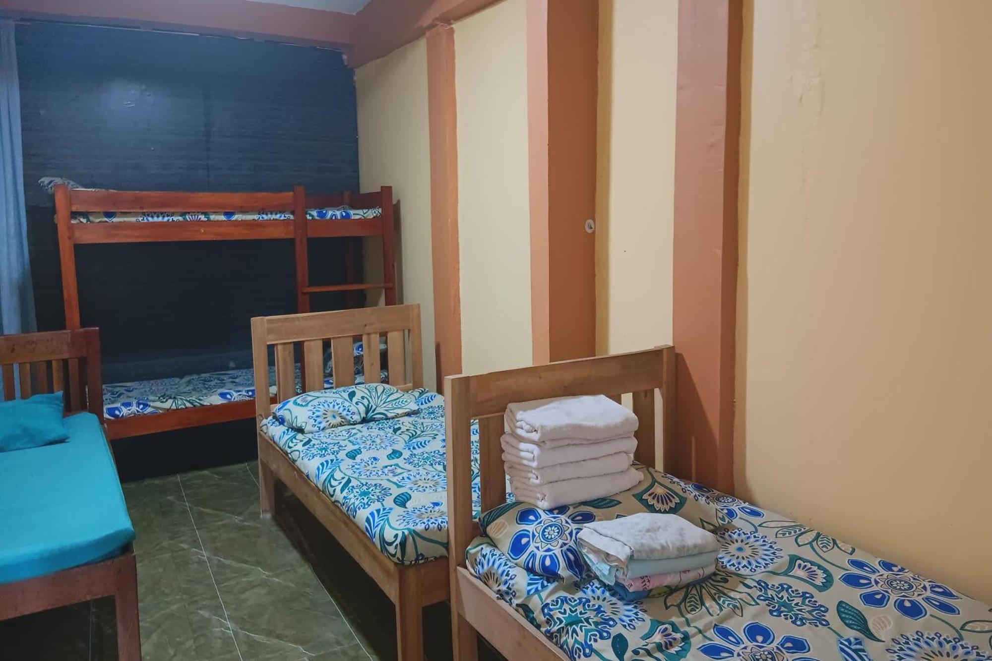 Larosa Hostel פורטו פרינססה מראה חיצוני תמונה